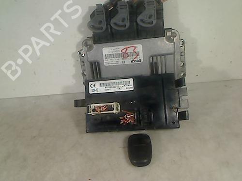Calculateur moteur (ecu) RENAULT TRAFIC II Van (FL) 2.0 dCi 115 (FL01, FL0U, FL00, FL0H, FL0M) (114 hp) 33007106