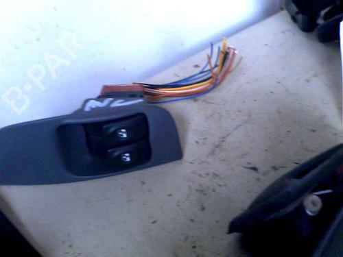 Pulsantiera RENAULT MEGANE I (BA0/1_) 1.9 dCi (BA05, BA1F) (102 hp) 31275661