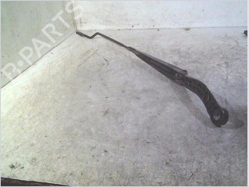 Used Front windshield wiper arm PEUGEOT 307 (3A/C) 1.6 16V (109 hp) 28603866