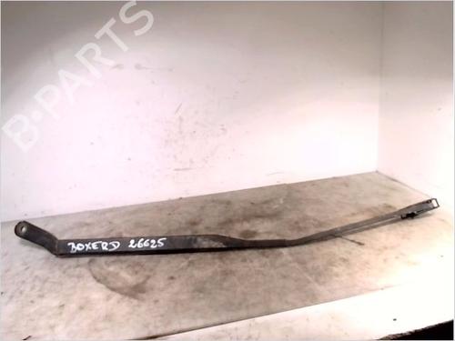 Used Front windshield wiper arm PEUGEOT BOXER Bus (244, Z_) 2.8 HDi (128 hp) 26104630