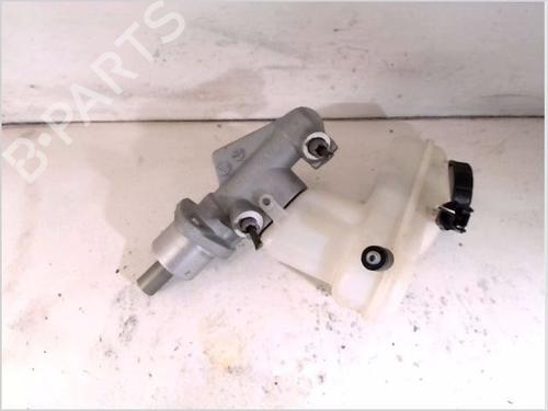Brake master cylinder RENAULT TWINGO II (CN0_) 1.5 dCi 75 | BP26108467M77