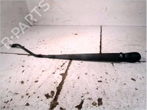 Used Front windshield wiper arm CITROËN C2 (JM_) 1.1 (60 hp) 26104462