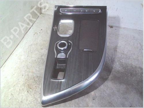 Console centrale RENAULT ESPACE V (JR_) 1.6 dCi 160 (160 hp) 32275338