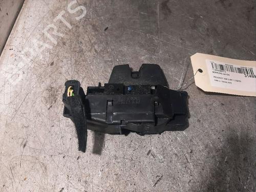 Módulo eletrónico Módulo eletrónico PEUGEOT 308 II (LB_, LP_, LW_, LH_, L3_) 1.5 BlueHDI 100 (102 hp) 34221698 34221698