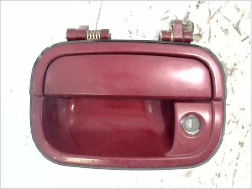 Poignée extérieure avant droite MITSUBISHI SPACE WAGON (N3_W, N4_W) 2.0 TD (N38W) (82 hp) 27508163