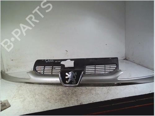 Grill PEUGEOT 206 Hatchback (2A/C) 1.4 i (75 hp) 26111339