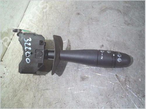 switch-renault-clio-ii-hatchback-van-sb012_-1998-37604941 main image
