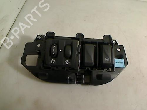 Used Headlight switch RENAULT CLIO IV (BH_) 0.9 TCe 90 (BHNF, BHMA, BHMH, BHJK, BHJR) (90 hp) 26075780