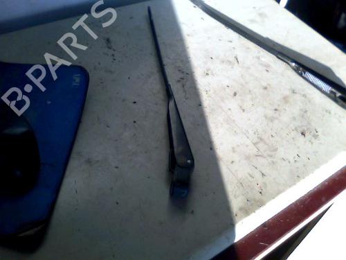 Used Front windshield wiper arm RENAULT SUPER 5 (B/C40_) 1.1 (B/C/401, B/C40H) (45 hp) 26058956