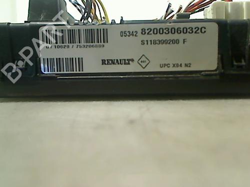 Fuse box RENAULT MEGANE II (BM0/1_, CM0/1_) 1.5 dCi (BM1E, CM1E) | BP26088054E1 