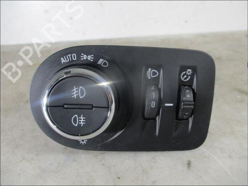 Used Headlight switch OPEL CROSSLAND X / CROSSLAND (P17, P2QO) 1.2 (75) (131 hp) 26093055