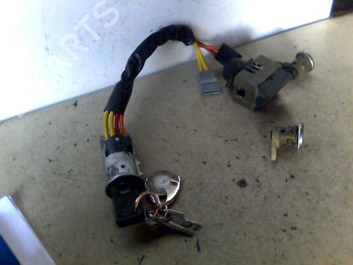 Used Ignition barrel RENAULT SUPER 5 (B/C40_) 1.4 Cat (B/C/407) (58 hp) 26090772