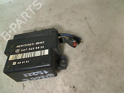 Used Electronic sensor MERCEDES-BENZ 124 Saloon (W124) 200 D (124.120) (75 hp) 26073041