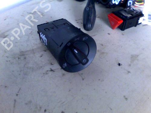Used Headlight switch VW POLO (9N_, 9A_) 1.4 TDI (75 hp) 26097469