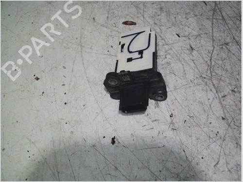 Used Mass air flow sensor RENAULT TRAFIC III Bus (JG_) 1.6 dCi 120 (JGMS) (121 hp) 26115284
