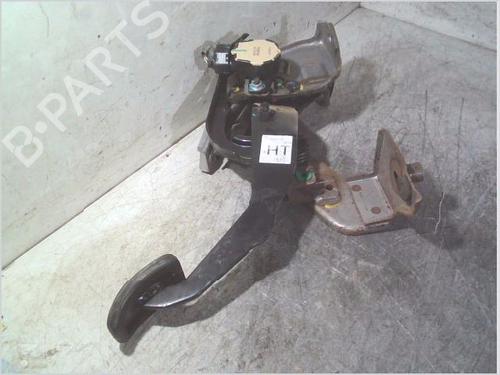 koblingspedal RENAULT KOLEOS I (HY_) 2.0 dCi 4x4 (HY0K) (150 hp) 31852074