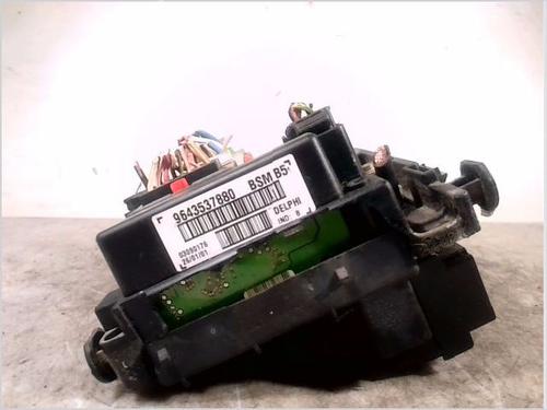 Used Fuse box PEUGEOT 307 (3A/C) 2.0 16V (136 hp) 26102395