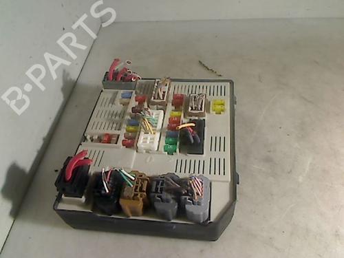 Used Fuse box RENAULT LAGUNA III (BT0/1) 2.0 dCi (BT07, BT0J, BT14, BT1A, BT1S) (131 hp) 26097503
