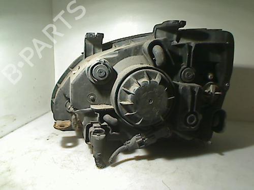 Right headlight KIA CARENS II MPV (FJ) 2.0 CRDi | BP26075434C29 