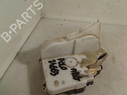 Used Rear left lock VW POLO III (6N1) 64 1.9 D (64 hp) 26089970
