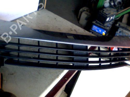Used Grille RENAULT LAGUNA II (BG0/1_) 1.9 dCi (BG08, BG0G) (120 hp) 30122469