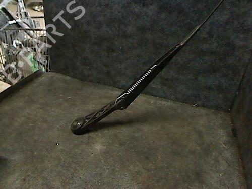 Used Front windshield wiper arm FIAT PUNTO (176_) 1.2 16V (86 hp) 29306807