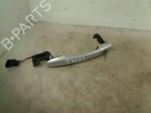 Høyre foran utvendig håndtak RENAULT CLIO IV (BH_) 0.9 TCe 90 (BHNF, BHMA, BHMH, BHJK, BHJR) (90 hp) 27215372