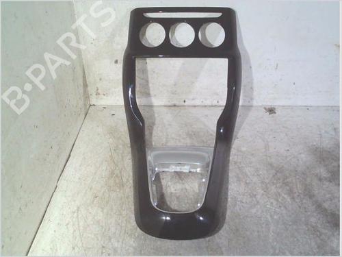 Used Middle console CITROËN DS3 (SA_) 1.6 HDi 90 (92 hp) 30205085