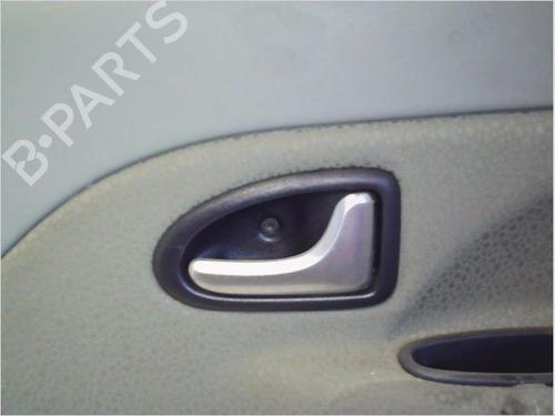Høyre bak invendig håndtak RENAULT CLIO II (BB_, CB_) 1.6 16V (BB01, BB0H, BB0T, BB14, BB1D, BB1R, BB2KL, BB3G... (107 hp) 26112658
