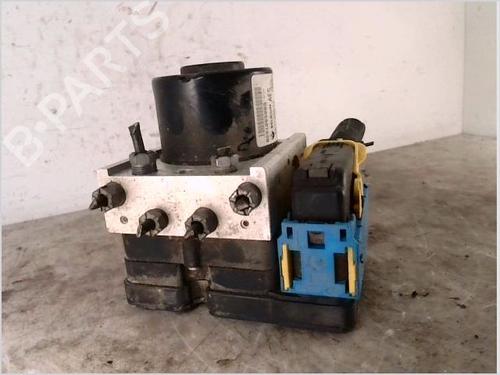 Used ABS pump RENAULT TWINGO II (CN0_) 1.2 16V (CN04, CN0B) (75 hp) 26104707