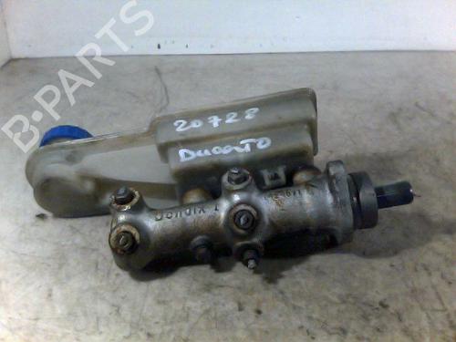 Used Brake master cylinder FIAT DUCATO Van (230_) 1.9 D (69 hp) 32337557