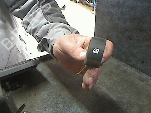 Used Switch Switch RENAULT SCÉNIC II (JM0/1_) 1.5 dCi (JM0F) (82 hp) 32861566 32861566