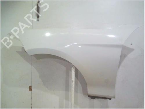 Used Left front fenders BMW 1 (F21) 118 d (143 hp) 29815534