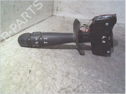 Used Headlight switch RENAULT CLIO II (BB_, CB_) 1.2 (BB0A, BB0F, BB10, BB1K, BB28, BB2D, BB2H, CB0A,... (58 hp) 30315285