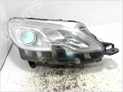 Used Right headlight PEUGEOT 2008 I (CU_) 1.2 VTi (82 hp) 30688692