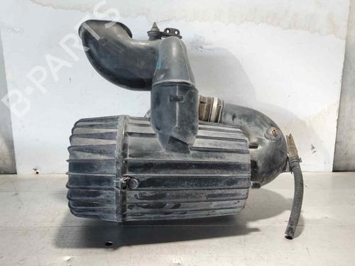 Used Air filter box Air filter box IVECO DAILY III Platform/Chassis 35 S 11,35 C 11 (A2FC13AA, A6FBU4AB, A2NB14A1, A2ND13A1,... (106 hp) 33657708 33657708