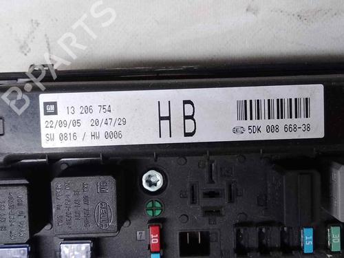 Fuse box OPEL ASTRA H GTC (A04)  | BP26476215E1 
