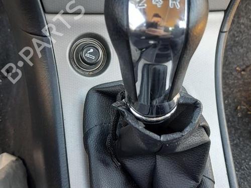 Used Gear lever TOYOTA COROLLA Saloon (_E12_) 2.0 D-4D (CDE120_, CDE120R) (90 hp) 33169183