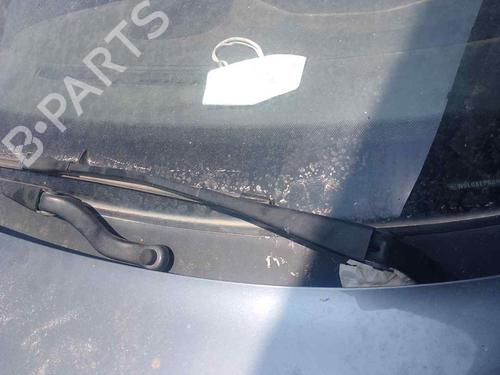 Used Front windshield wiper arm OPEL CORSA E (X15) [2014-2025]  28468541