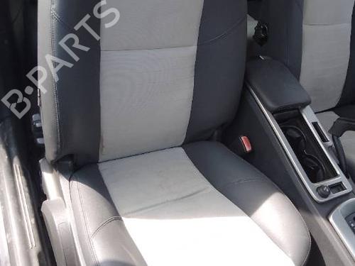 Used Right front seat Right front seat VOLVO C30 (533) D5 (180 hp) 39690637 39690637