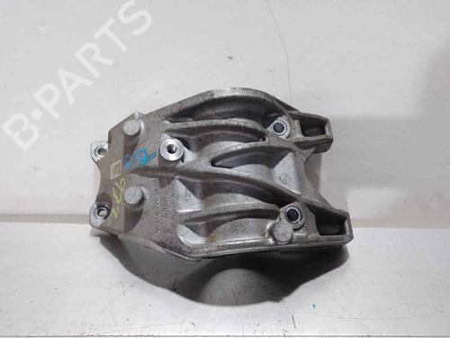 Used Engine mount MERCEDES-BENZ A-CLASS (W176) A 200 CDI / d (176.008) (136 hp) 32017947