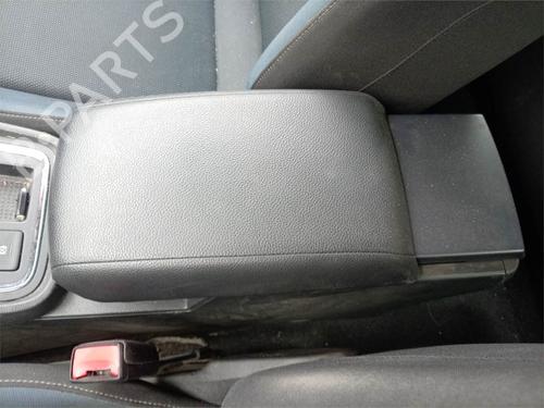 armrest-center-console-seat-ateca-kh7-khp-2016-38533411 main image