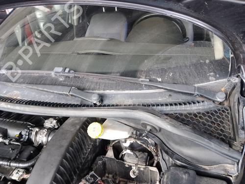 Used Front windshield wiper arm PEUGEOT 207 (WA_, WC_) 1.4 16V (88 hp) 32111996