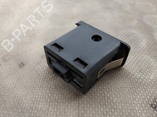 Used Headlight switch BMW 5 (E39) 525 td (116 hp) 26468357