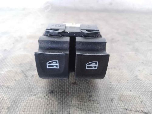Used Left front window switch RENAULT CLIO IV (BH_) [2012-2021]  26476811