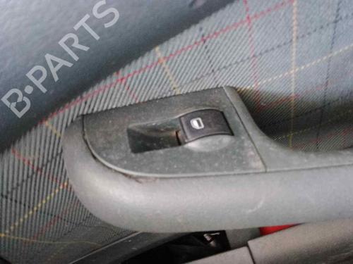 Interrupteur de vitre avant droite AUDI A6 C5 Avant (4B5, 4B6) 2.5 TDI (180 hp) 28452353