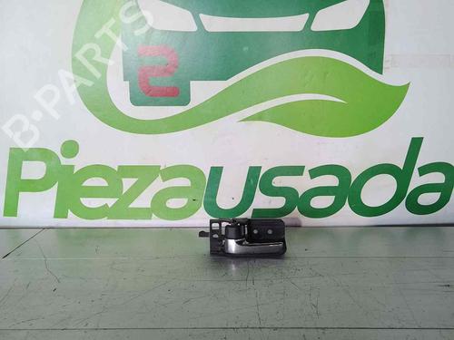 Used Front left interior door handle TOYOTA AVENSIS (_T25_) 2.2 D-4D (ADT251_, ADT251R) (150 hp) 31309384