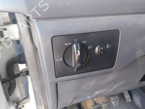 forlygtekontakt-ford-transit-connect-p65_-p70_-p80_-2002-32172268 main image