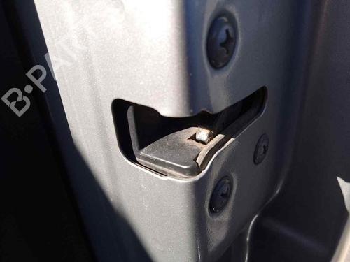 Used Tailgate lock SUZUKI GRAND VITARA II (JT, TE, TD) 1.9 DDiS All-wheel Drive (JT419, TD44, JB419WD, JB419XD,... (129 hp) 28466511