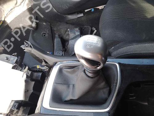 Used Shift knob PEUGEOT 308 II (LB_, LP_, LW_, LH_, L3_) 1.2 THP 130 (131 hp) 28456468